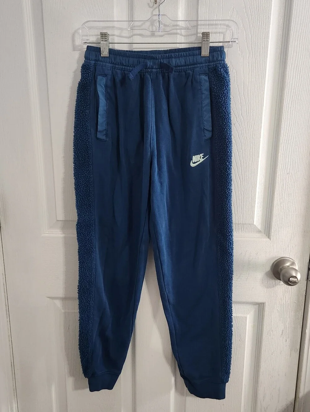 Nike Sportswear Club Fleece Winterized Pants boys large athleisure sporty cozy